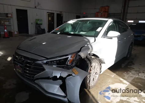 2019 Hyundai Elantra Limited z USA, uszkodzony, nr VIN 5NPD84LFXKH474318